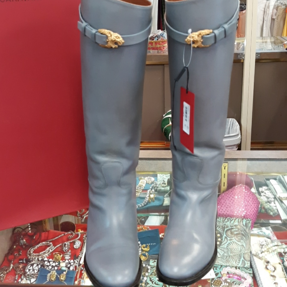 Boots - Picture 2 of 8